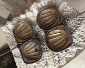 Old waffle iron cast iron Schwyzerhusli Switzerland shell shape Patina S S 194 brocante decoration rustic shabby