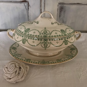 antike sauciere mit Unterplatte kleine Terrine ovale soupiere mit Aussparung vintage Keramik shabby chic brocante Tischkultur Sammlerstück Bild 1