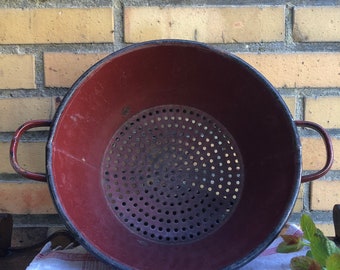 Antique enamel sieve kitchen sieve colander vegetable sieve on stand oxblood red cottage garden planter old enamel decoration shabby chic