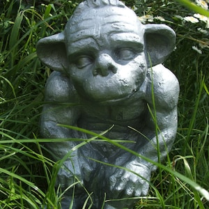 FREE DELIVERY! * Latex mould / mold for a Large Sitting Gargoyle / Hands on Knees.