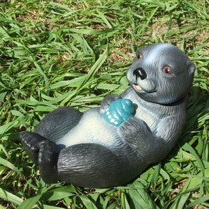 FREE DELIVERY! * Latex mould / mold for an Otter on his Back Playing with a Shell.