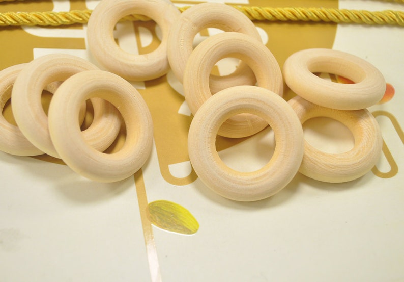 20pcs Round Teething Rings 40mm small Wooden Ring natural unfinished Wood Teething Rings,wood ring pendant.