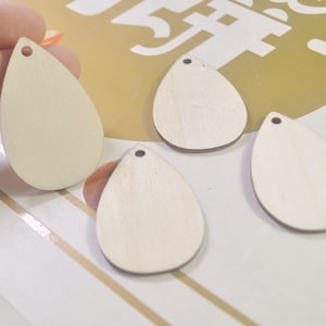 30 Pieces Wooden Teardrop Pendant,Teardrop Earring Blanks Laser Cut ,Wood Shapes,50x33mm