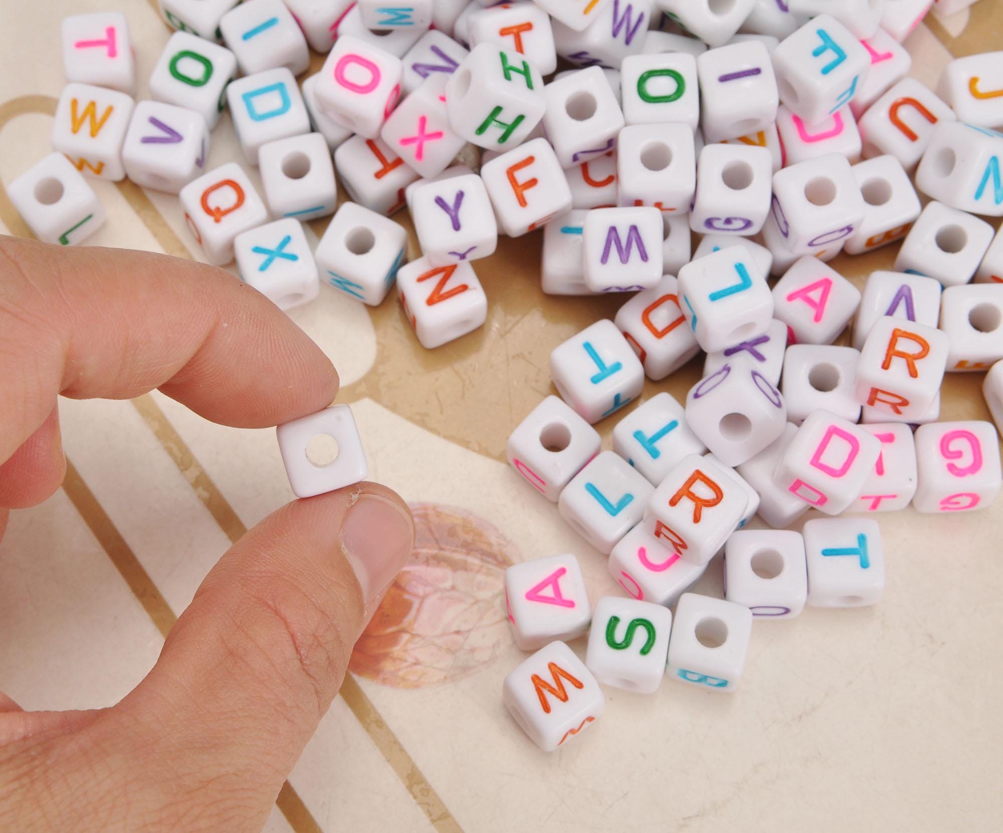 50pcs 10mm Alphabet Cube Beads,colorful Acrylic Square Letters Beads ...
