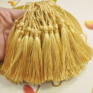 100 peças borlas de seda douradas claras, mini borlas de seda de 3 polegadas, borlas de fio de seda feitas à mão, pingente de borla, fornecimento de borla, atacado - VC30 #