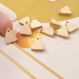 20Pieces,DIY Unfinished Laser Cut Wood Pendant,Natural Wood Earrings Blanks,Wood Triangle Jewelry, Wood Shapes,Wood Triangle Shape - 12x13mm