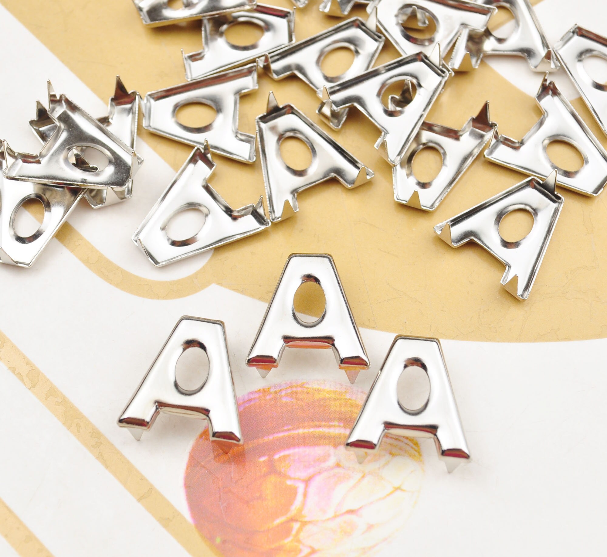 N - Metall Buchstaben Niete - Alphabet Nieten