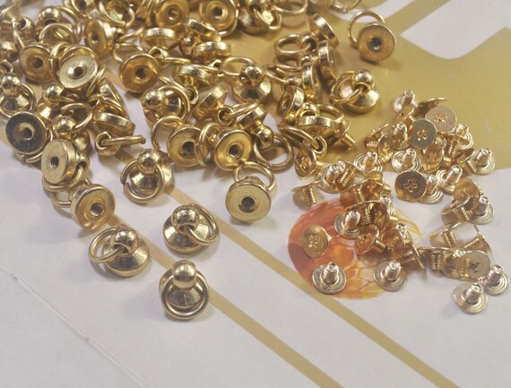 AKLOSIPY 10-Pack Brass Rivet Studs – Screw-Back Round Head Rings For Leathercraft, Bags, Belts & DIY Art Projects (Gold, 0.39" X 0.35")