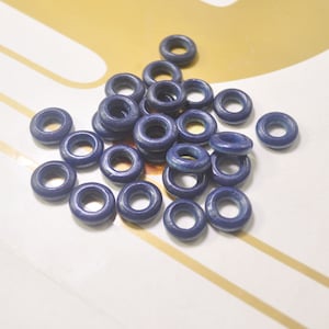 groothandel 50 stuks ronde houten ringen -12mm Denim Blauw Kleine Houten Ring natuurlijke onvoltooide Houten Ring, Mini houten ring hanger.