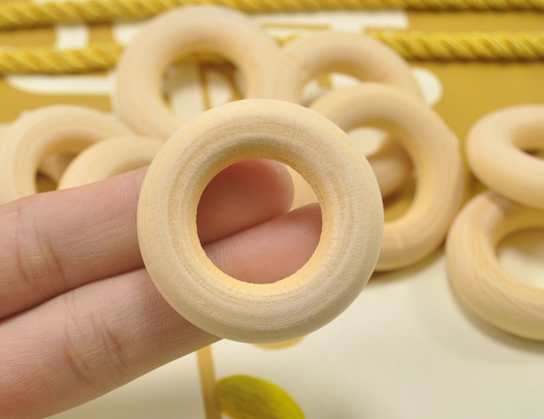 20pcs Round Teething Rings 40mm small Wooden Ring natural unfinished Wood Teething Rings,wood ring pendant.