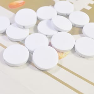 30 pcs White Flat Round Wood Bead,Painted Wood Circles Wooden discs, wood disk ,Unfinished Wooden Beads for jewellry,25x5mm