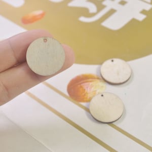 30Pieces,DIY Unfinished Laser Cut Wood Pendant,23mm Natural Wood Earrings Blanks,Round wood Shape,Wooden Beads Jewelry