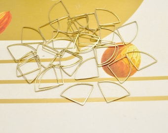 50pc Raw Brass Charms Findings,cut raw brass tube outline charm in fan shape quarter circle,Connector,Triangle Pendant - 20x15mm - D521