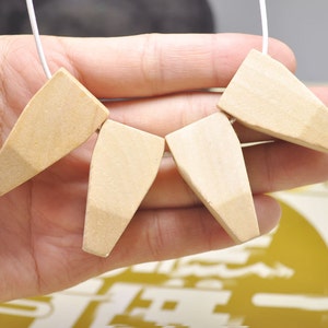 20pcs irregular wood beads,natural unfinished wooden beads,wooden bead necklace charm,wood pendant,Jewelry Making,Craft Supplies-- 38x20mm.