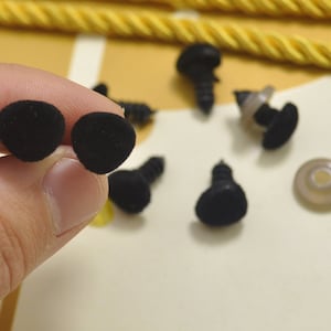 11x9.5mm Black Flocking Nose Safety Nose Triangle Nose Safety eye- 10pcs