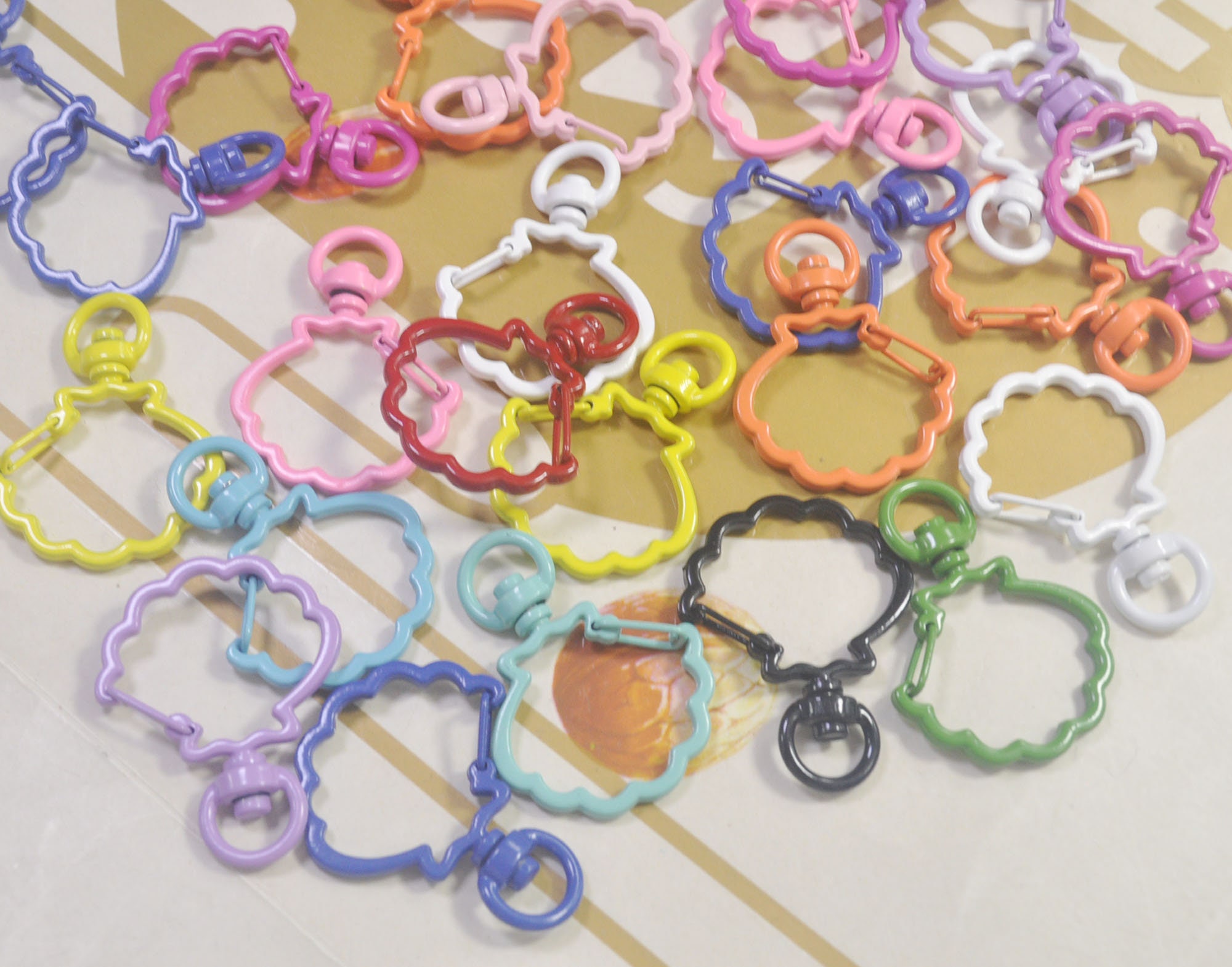 20pcs Mixed Color Sea Shell Shaped Lobster Claw Clasps, Sea Shell