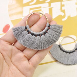 2pcs / 4pcs / 6pcs / 10pcs fan nappine su ottone reperti / nappa grigia / orecchini pendenti / orecchini nappa charm / nappa di cotone - 55mm --VC28 #
