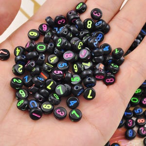 100-500 contas de número de 7 mm, contas de número de acrílico redondas pretas e coloridas, contas de número redondas pequenas, contas espaçadoras, artesanato infantil, contas de joias de pulseira