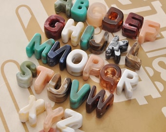 10/20/30Pcs Chunky A-Z Alphabet Beads,Marble letters Bead，Acrylic Letter-shaped Beads for Keychains,Bag,Bracelets,Necklaces DIY Jewelry