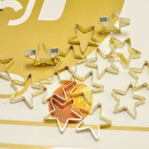 10 Stück Messing Stern Charms, Stern Anhänger, Stern-Anschlüsse, Stern mit 2-Loch, Stern Erkenntnisse 21x4mm