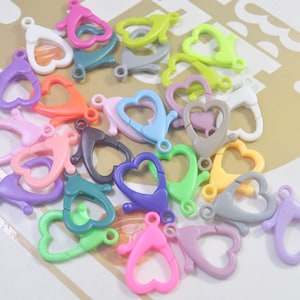 40Pcs Heart Plastic Lobster Clasp, Handbag Purse Strap Charm,Plastic Key Chain Hook Clasps, Mask necklace clip 30x21mm