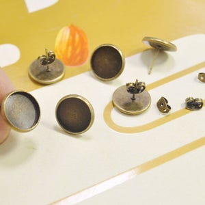 50pc Antique bronze Earrings Stud Bezel Settings Blank Bezel 12mm Posts With Round Pad