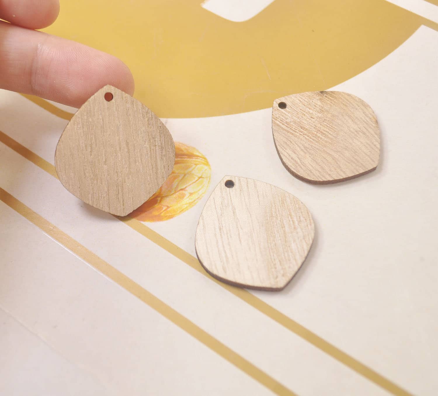 12pieces,diy Unfinished Laser Cut Wood Pendant,natural Wood Earrings Blanks, wooden Beads Jewelry,wood Shapes,wood Drop Shape,34x31mm 