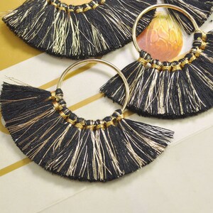 2pcs / 4pcs / 6pcs / 10pcs nappe fan su reperti in ottone / nappa nera e oro / orecchini pendenti / orecchini nappa charme / nappa di cotone - 55mm