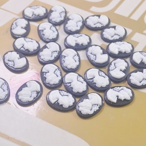 Small Resin Victorian Lady Cameo Cabochon,15Pcs/50Pcs Black White Oval Resin Cameos,DIY Jewelry Accessories,13x18mm