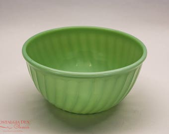 Vintage Fire King | Swirl Jade-Ite Shell | 9'' Mixing Bowl | Retro Kitchenware