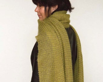 Handwoven green and tan shawl. Elegant, chartreuse and beige shawl. Handwoven pashmina kidmohair. Silky handwoven shawl. Large winter scarf.