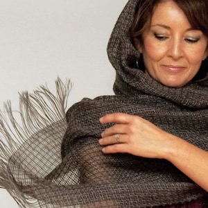 Handwoven dark grey shawl. Summer shawl. Bridal shawl. Handwoven charcoal pashmina, tencel and mohair. Silky handwoven shawl.