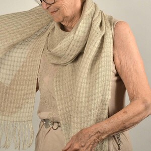 Summer handwoven shawl, linen and silk, natural. Silky pashmina natural. Bridal shawl. Large summer scarf. image 2