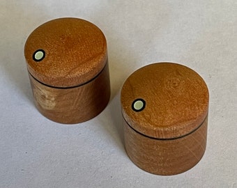 Maple on Alder Guitar Knobs: PRICE/KNOB
