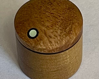 Myrtle on Korina Guitar Knob