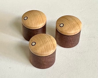 Maple on Mahogany Guitar Knobs: PRICE/KNOB