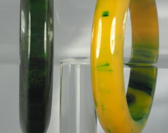 Bakelite Bracelets Set of 2 Green and Yellow large Vintage Bakelite Bangles Blue Moon Marbled Creamed mcm bracelet mid century set