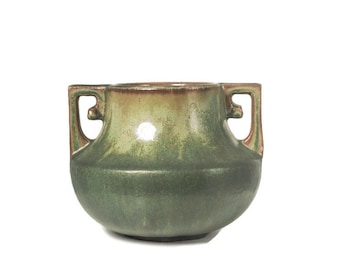 A Fulper Pottery Vase with Cucumber Glaze A Fulper Pottery Vase with Cucumber Glaze