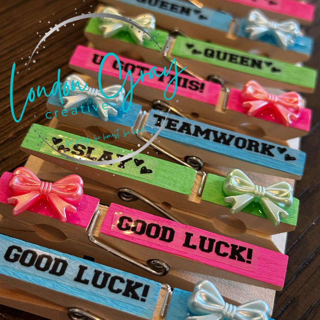 Cheer Good Luck Pins Set of 10 | Cheerleader Team Gifts | Cheer ...