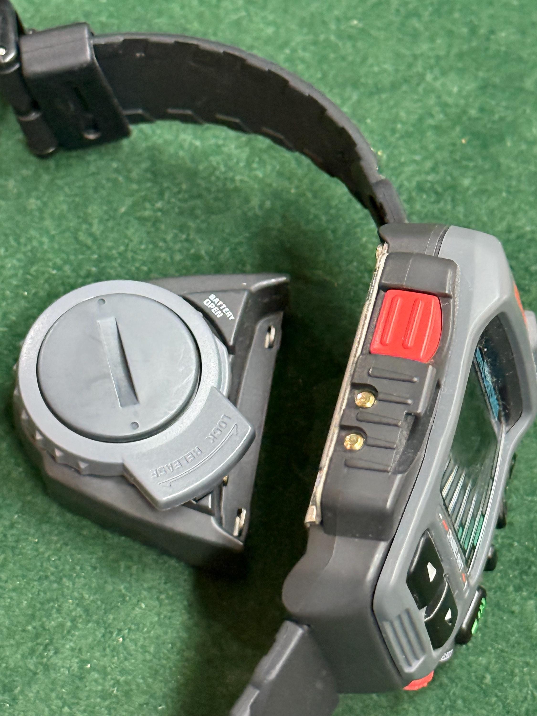 時計 CASIO SUPER CYBER CROSS JG-200 Rare Vintage Casio JG-200 Super Cyber Cross Game Watch JAPAN