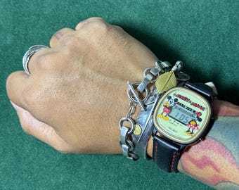 Vintage 1980s ALBA Alarm Melody Mickey & Minnie Digital Watch – Y758-5000 Japan