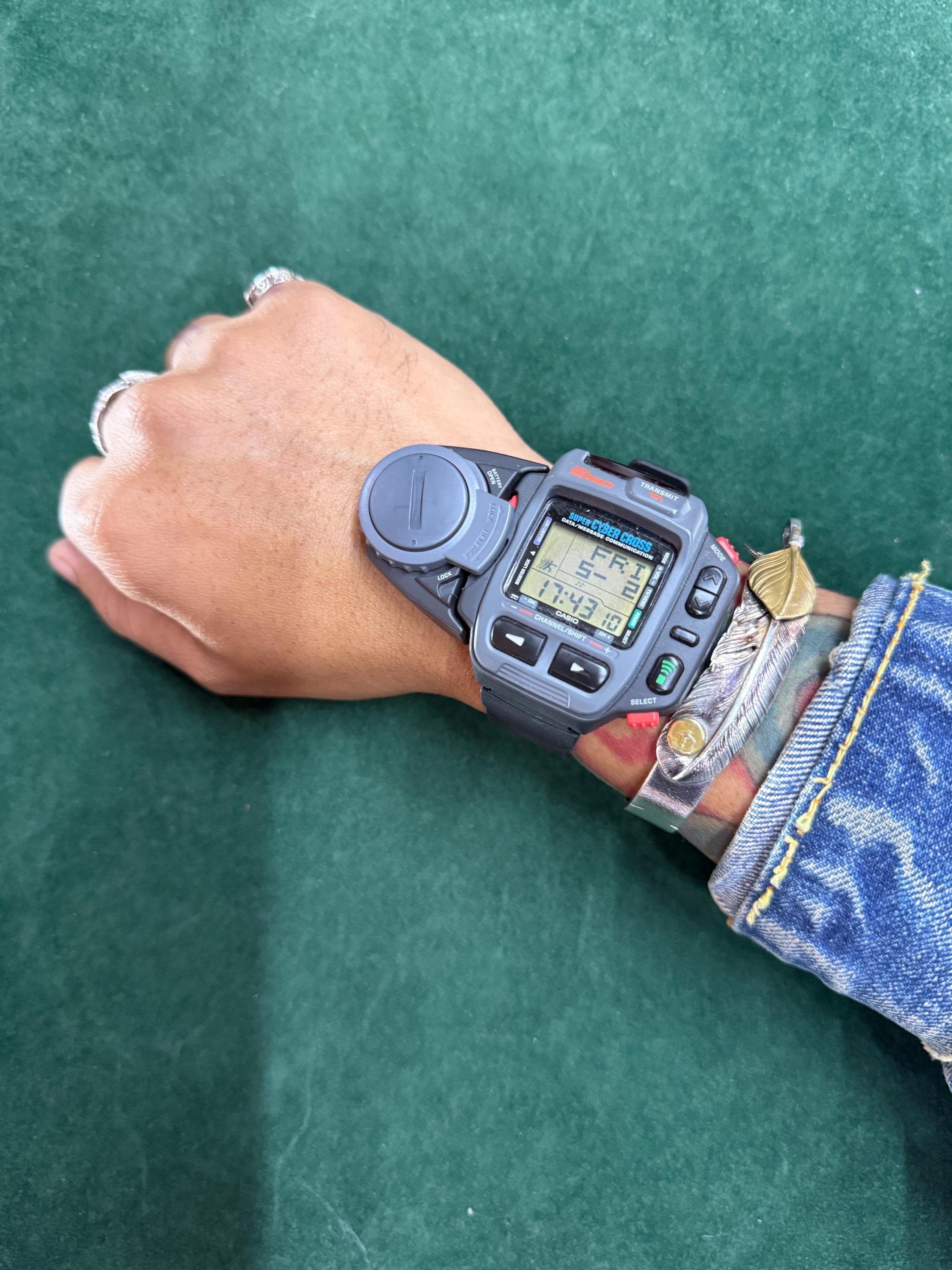 Vintage Casio JG-200 Super Cyber Cross Digital Watch Very