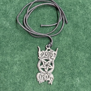 Vintage 1999 Mystic Circle Band Razamataz Alchemy Carta England Pendant Necklace