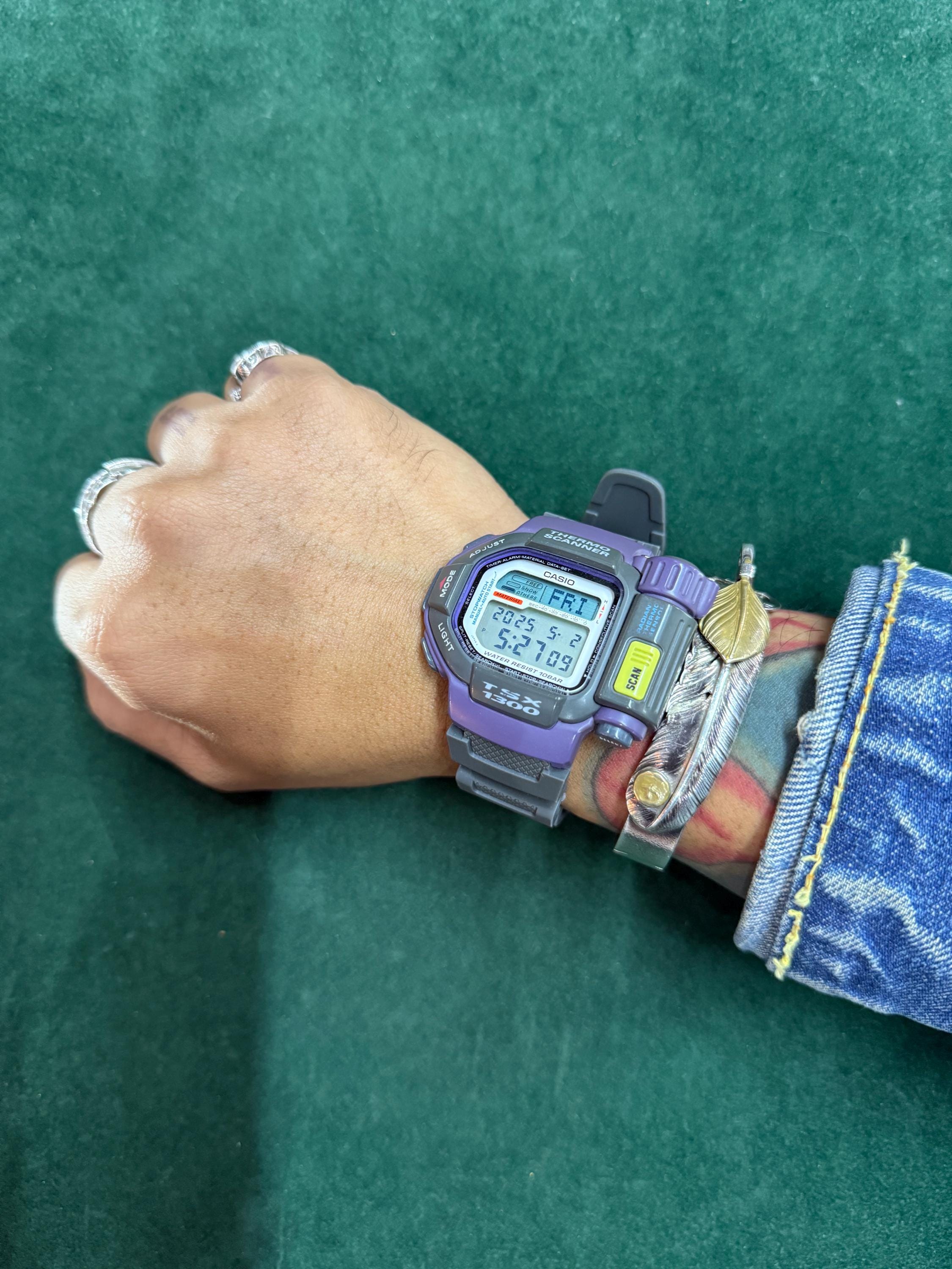 CASIO TSX-1300 デジタル腕時計 パープル CASIO TSX-1300 デジタル腕時計 パープル CASIO TSX-1300