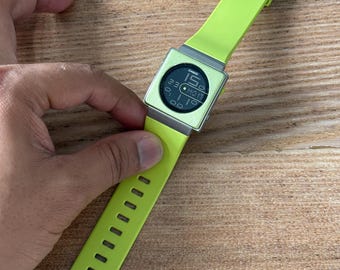 希少　CASIO カシオ　LA2001 FUTURIST　腕時計 希少 】カシオ（ CASIO ）LA-2001 FUTURIST デジタル - メルカリ