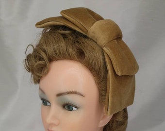 Tan Velvet Bow Headpiece: 1950s Style Fascinator