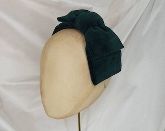 Forest Green Velvet Bow Headband: 1950s Style Fascinator
