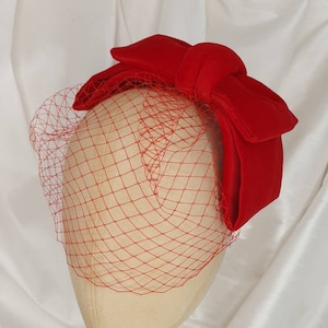 Red hair bow/hair bow with veil/cocktail hat/veiled hat/velvet hair bow/birdcage veil/wedding hat/velvet hair bow/Pin Up Curl/Mrs Maisel