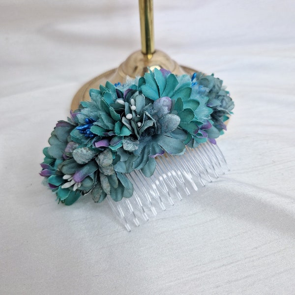 Peigne à cheveux bleu sarcelle/peigne à fleurs/petite fleur/boucles pin up/accessoire de mariage/peigne à cheveux à fleurs bleu sarcelle/peigne à cheveux vert/fleur à cheveux verte/