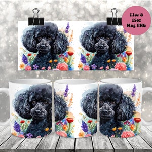 Può includere: Tre tazze bianche con manici neri presentano un'illustrazione ad acquerello di un barboncino nero circondato da fiori colorati. Il testo "11oz & 15oz Mug PNG" è in un riquadro rosa nella parte superiore dell'immagine.